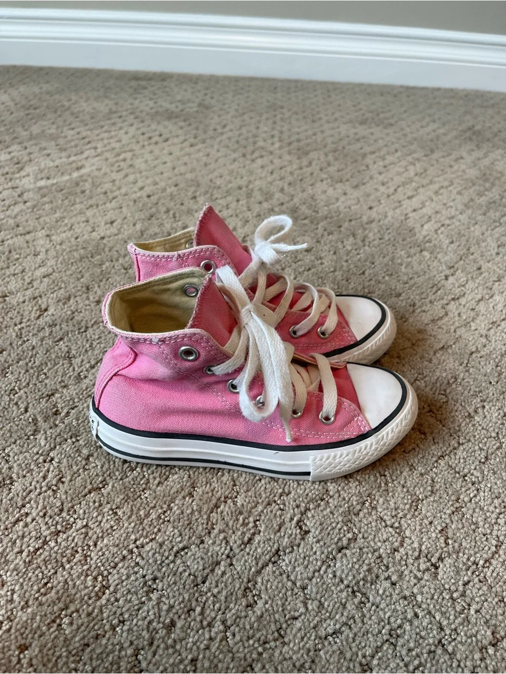 converse pink hightops!